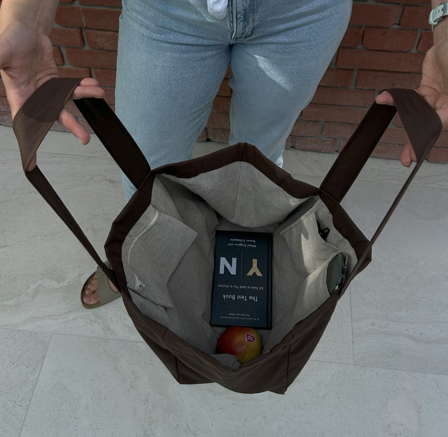 Chocolate Mousse shopper bag inside view of internal pockets