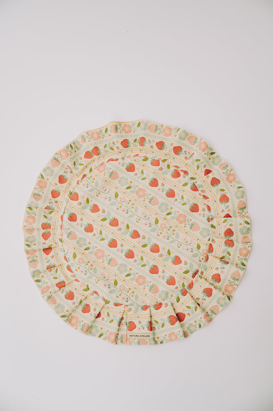 Round Ruffled Placemat - Vintage Strawberries