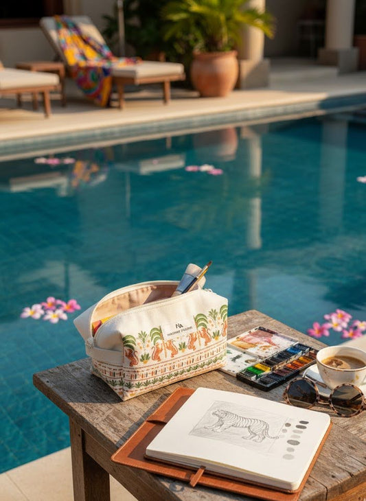 Tiger Roar Wash bag by the pool 