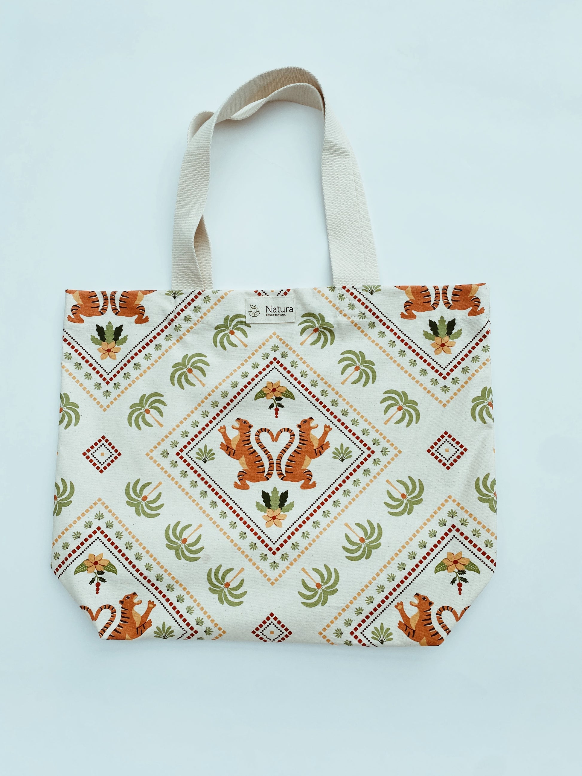 Tote bag with tiger and pal tree pattern 